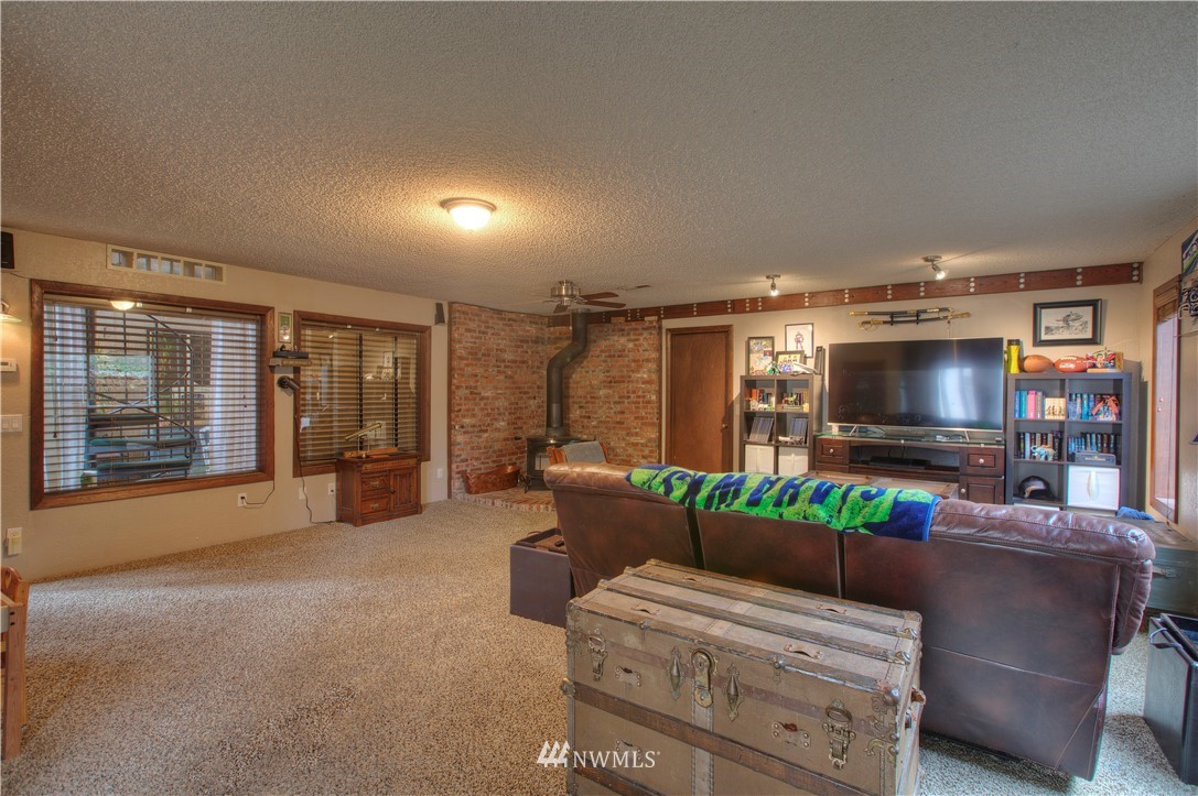 11915 Southeast 167th Street Renton, WA 98058 - Photo 14 of 25 Gallery Image 14