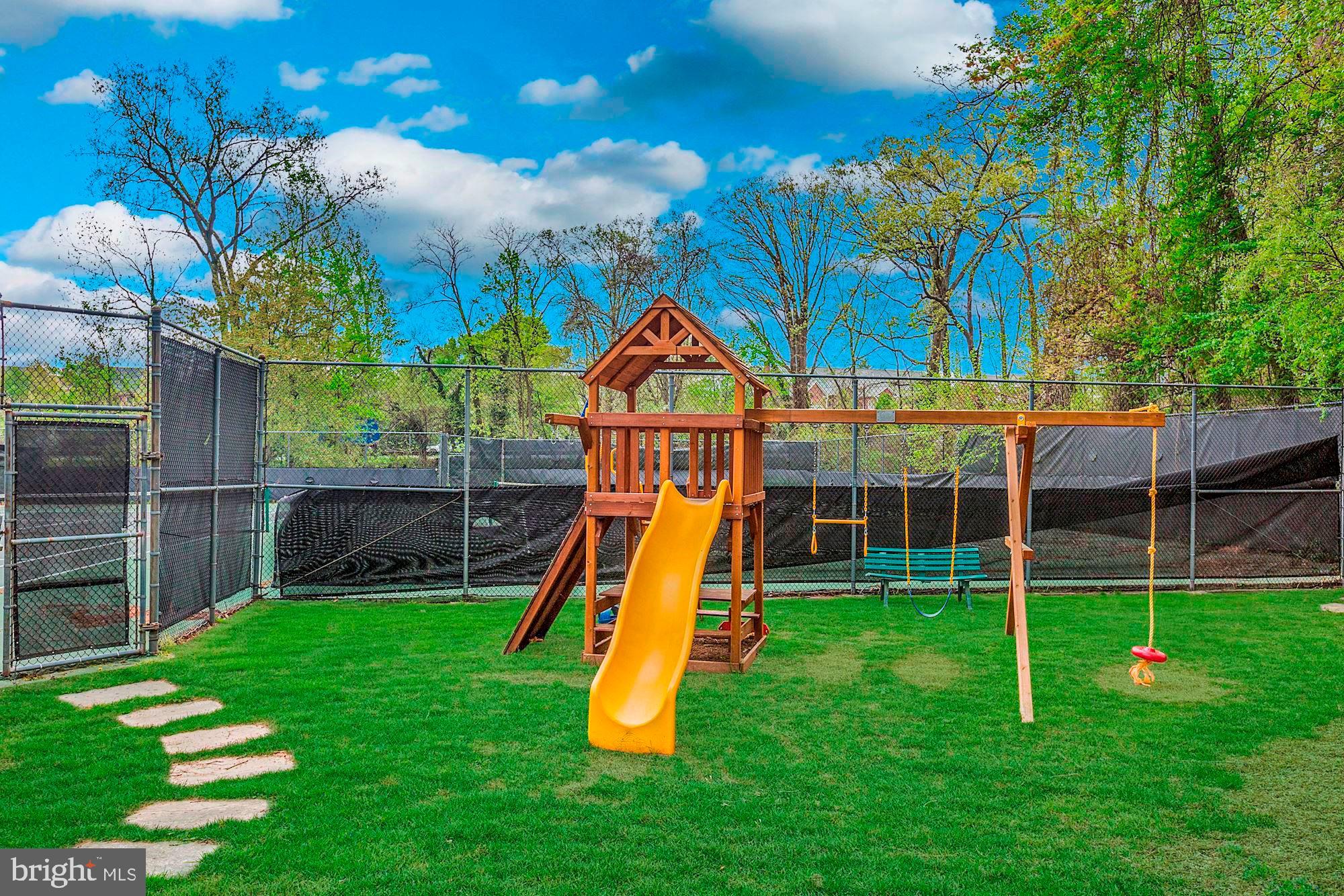 7276 Evans Mill Road McLean, VA 22101 - Photo 5 of 9