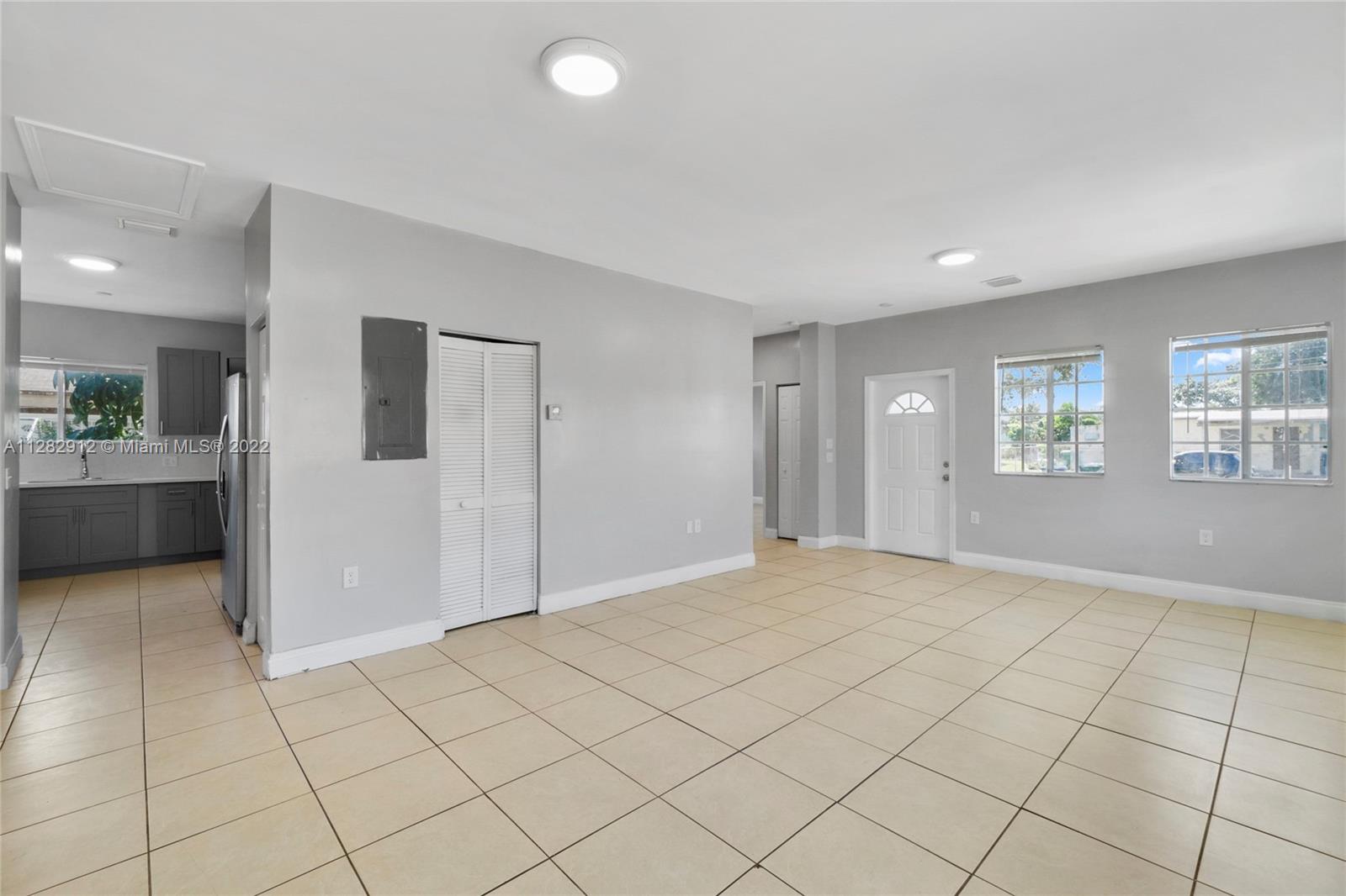 Gladeview Miami, FL 33147 - Photo 27 of 31 a view of an empty room and window