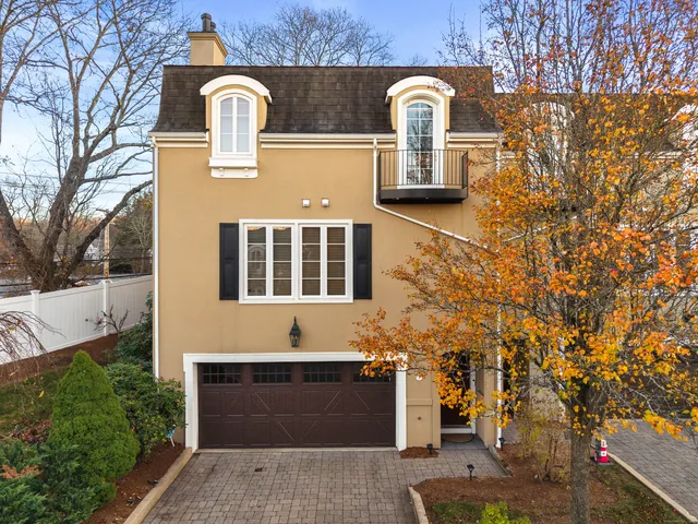 $399,000 | 19 Thermos Avenue, Unit 7, Norwich, CT 06360