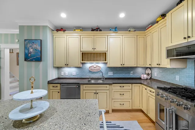 $399,000 | 19 Thermos Avenue, Unit 7, Norwich, CT 06360