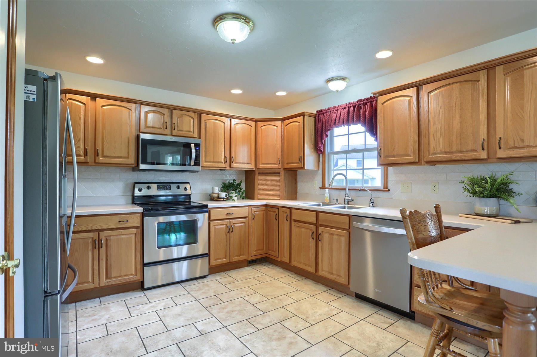 121 Ormiston Drive Middletown, PA 17057 - Photo 13 of 41