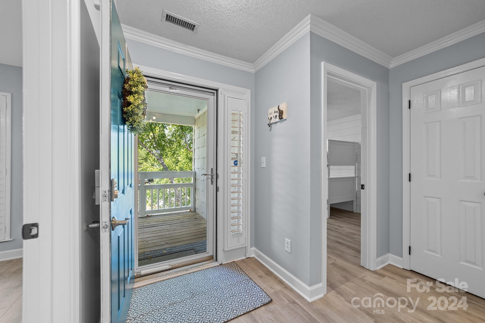 1233 Torrence Circle Davidson, NC 28036 - Photo 4 of 15 Gallery Image 4