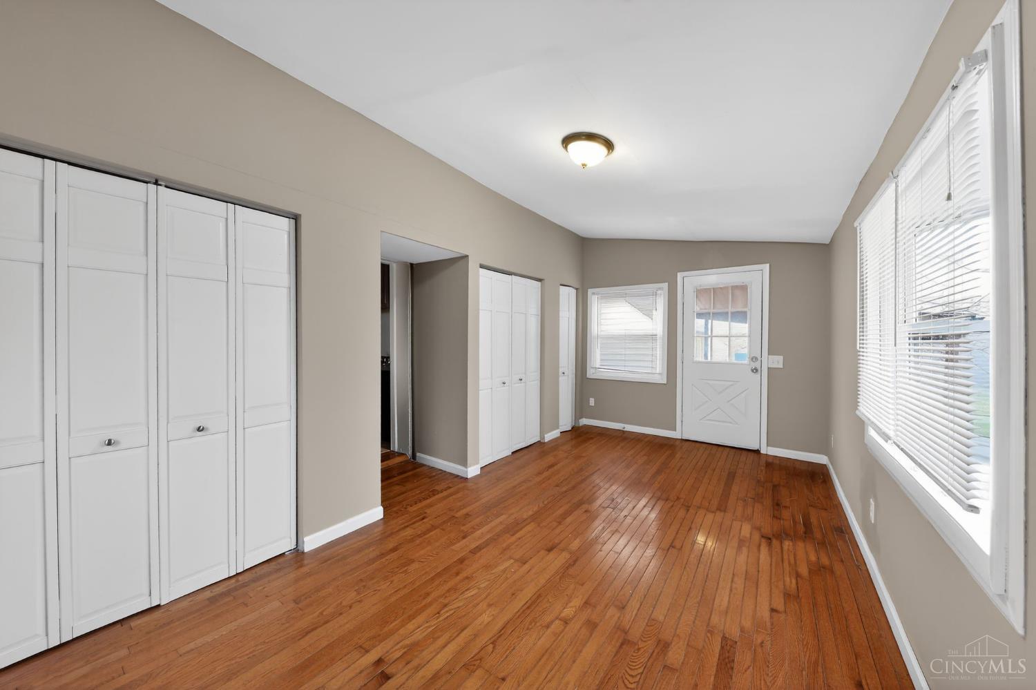 8634 Daly Road Cincinnati, OH 45231 - Photo 12 of 34