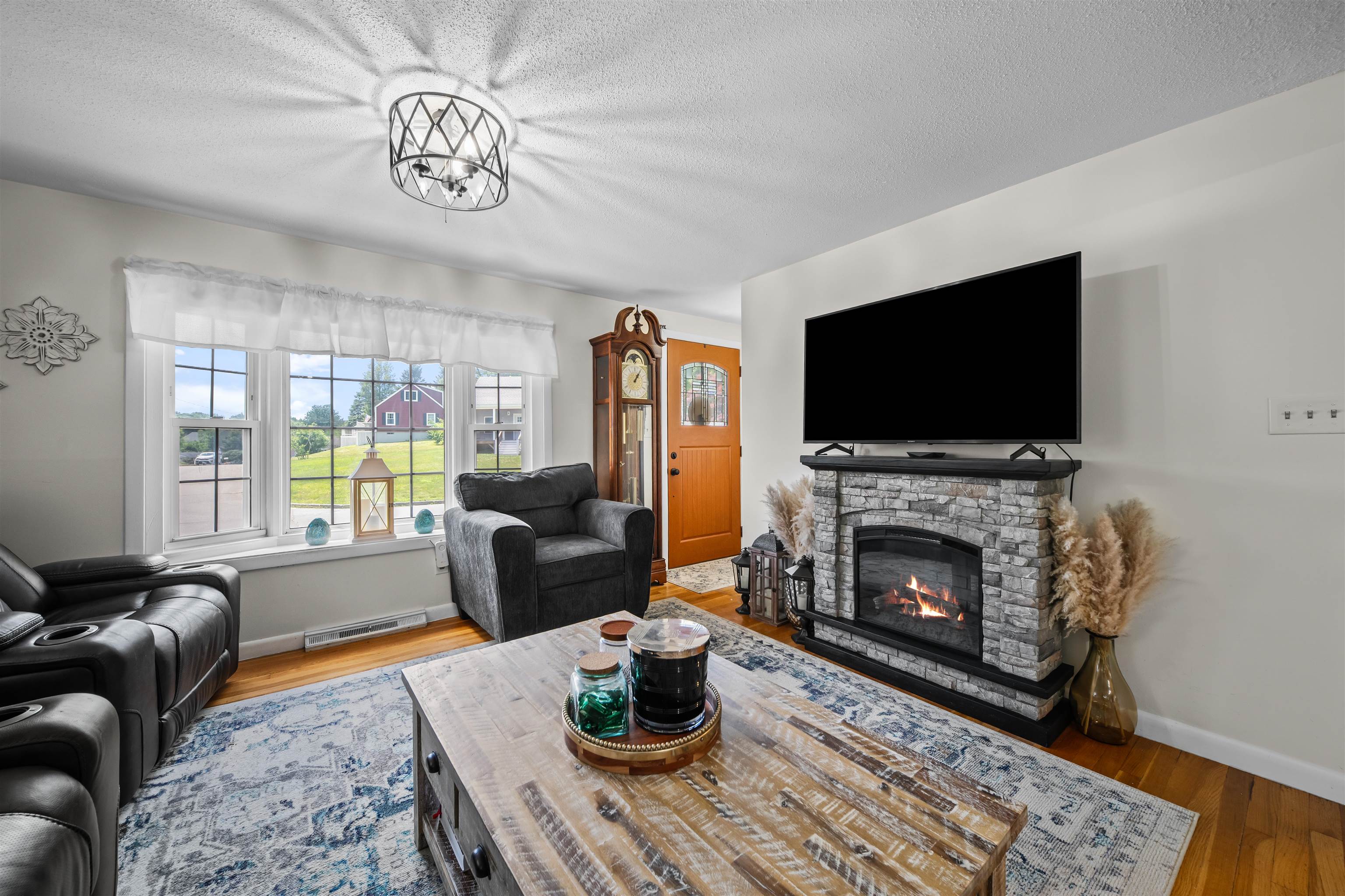 45 Applevale Drive Dover, NH 03820 - Photo 7 of 40