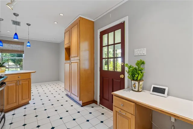 $3,200 | 482 Stanford Avenue, Baton Rouge, LA 70808