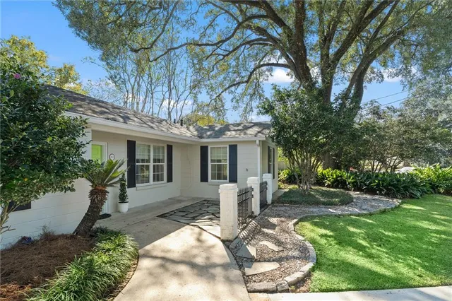 $3,200 | 482 Stanford Avenue, Baton Rouge, LA 70808