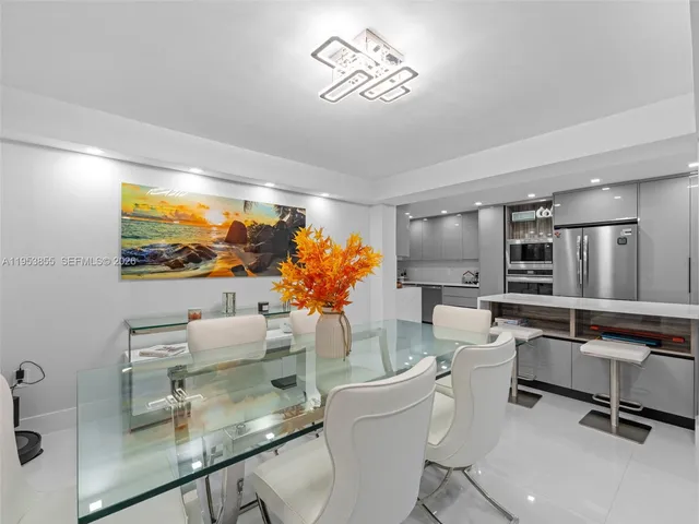 $475,000 | 13953 Kendale Lakes Circle, Unit B205, Miami, FL 33183