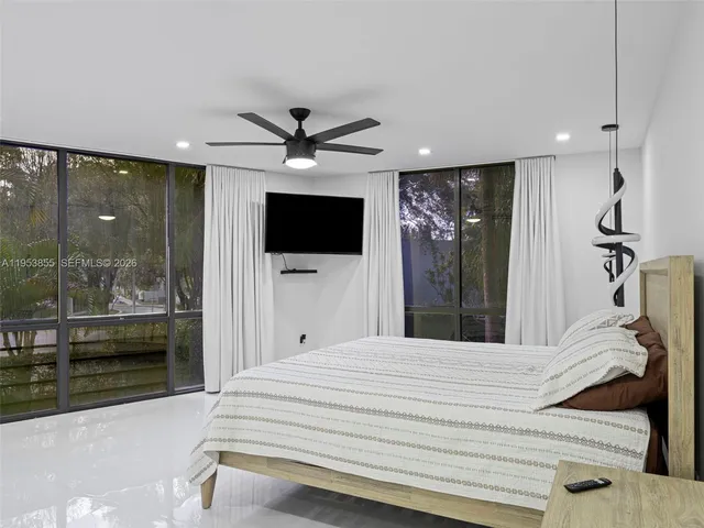 $475,000 | 13953 Kendale Lakes Circle, Unit B205, Miami, FL 33183