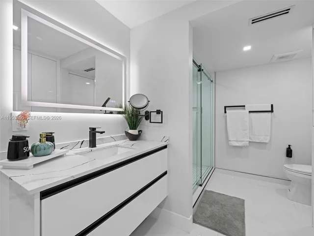 $475,000 | 13953 Kendale Lakes Circle, Unit B205, Miami, FL 33183