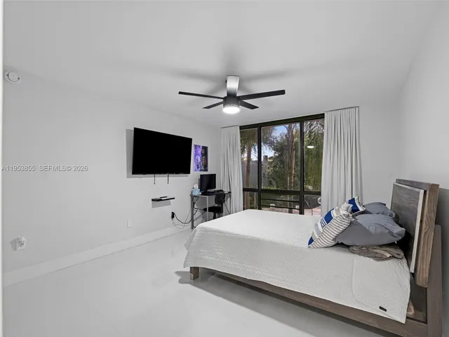 $475,000 | 13953 Kendale Lakes Circle, Unit B205, Miami, FL 33183