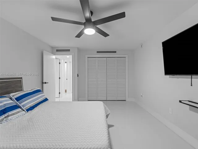 $475,000 | 13953 Kendale Lakes Circle, Unit B205, Miami, FL 33183