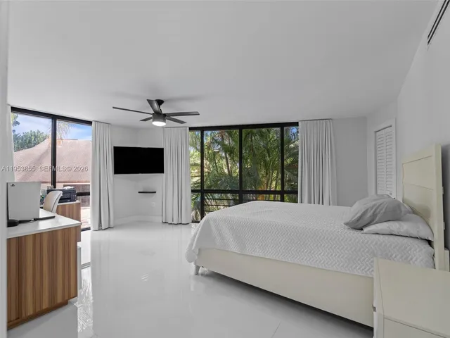 $475,000 | 13953 Kendale Lakes Circle, Unit B205, Miami, FL 33183