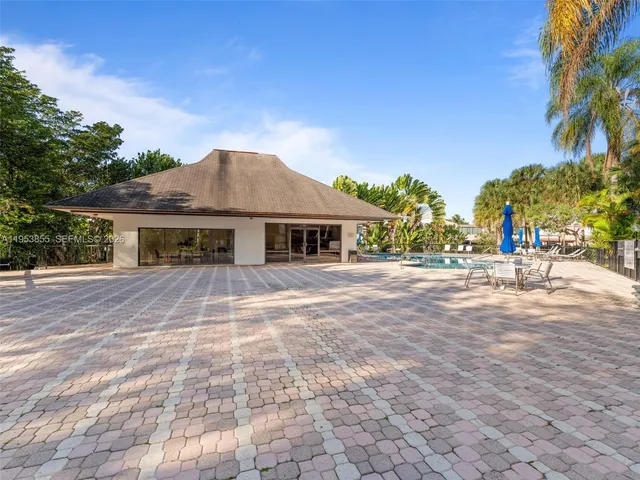 $475,000 | 13953 Kendale Lakes Circle, Unit B205, Miami, FL 33183