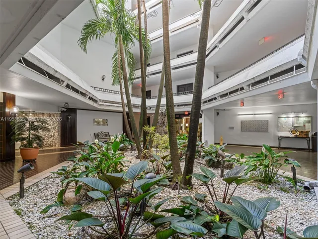 $475,000 | 13953 Kendale Lakes Circle, Unit B205, Miami, FL 33183