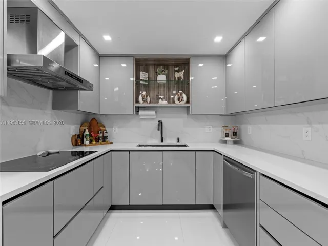 $475,000 | 13953 Kendale Lakes Circle, Unit B205, Miami, FL 33183