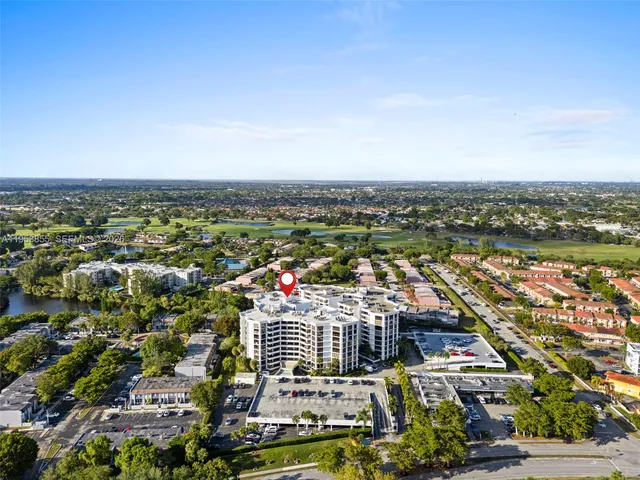 $475,000 | 13953 Kendale Lakes Circle, Unit B205, Miami, FL 33183