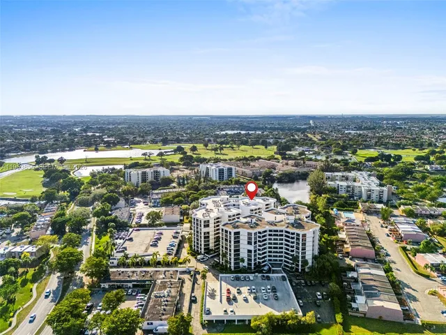 $475,000 | 13953 Kendale Lakes Circle, Unit B205, Miami, FL 33183