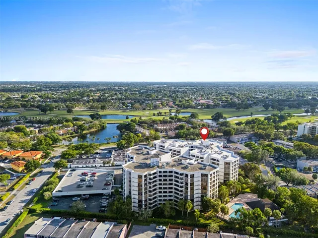 $475,000 | 13953 Kendale Lakes Circle, Unit B205, Miami, FL 33183