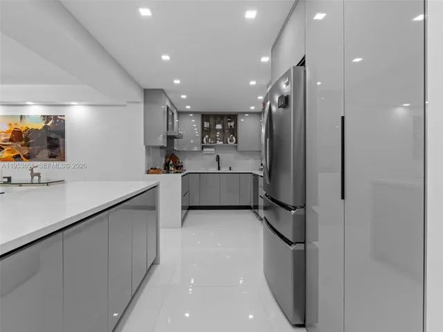 $475,000 | 13953 Kendale Lakes Circle, Unit B205, Miami, FL 33183