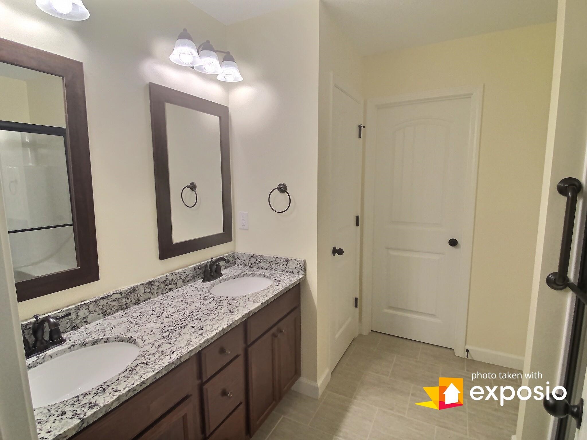 410 Newfield Court Inman, SC 29349 - Photo 17 of 33 Bath