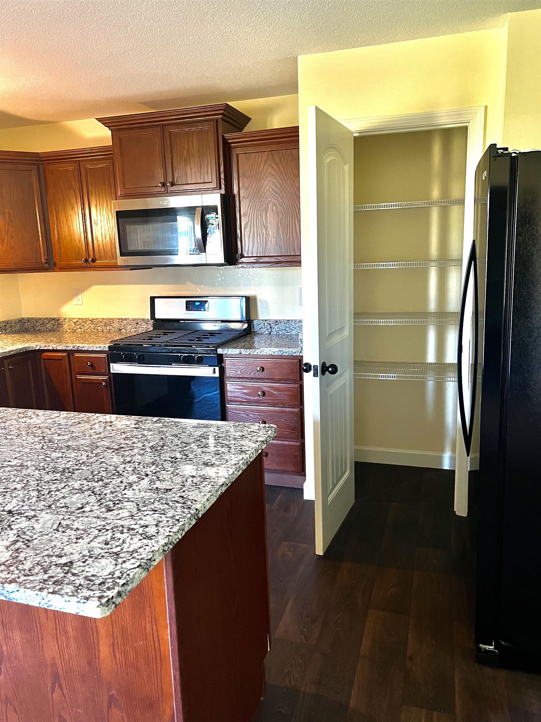 410 Newfield Court Inman, SC 29349 - Photo 9 of 33 Kitchen