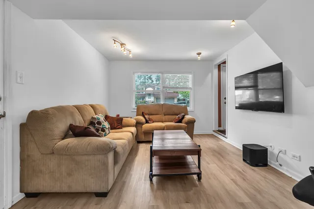 $350,000 | 7503 161st Place, Tinley Park, IL 60477