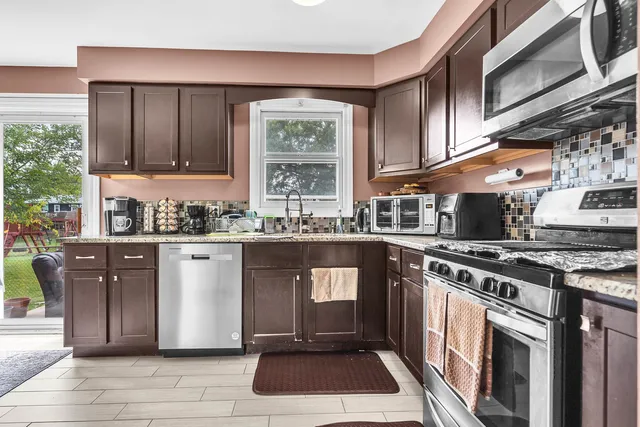 $350,000 | 7503 161st Place, Tinley Park, IL 60477