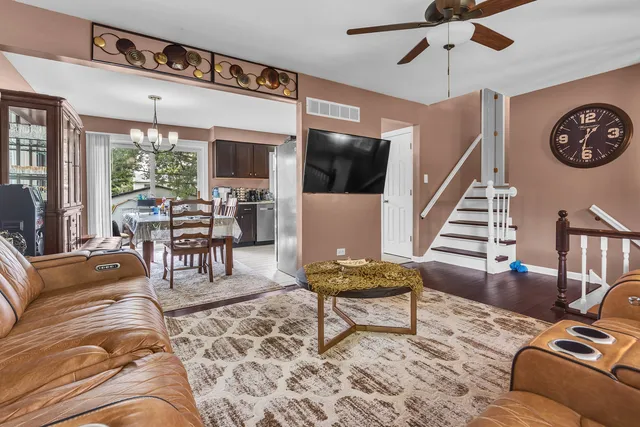 $350,000 | 7503 161st Place, Tinley Park, IL 60477