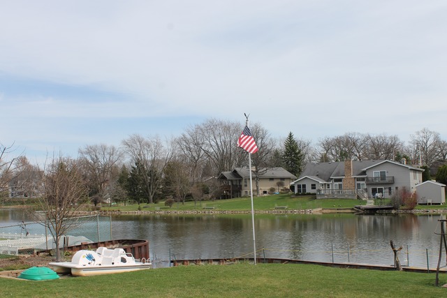 374 Northgate Road Lindenhurst, IL 60046 - Photo 20 of 22