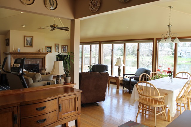 374 Northgate Road Lindenhurst, IL 60046 - Photo 3 of 22