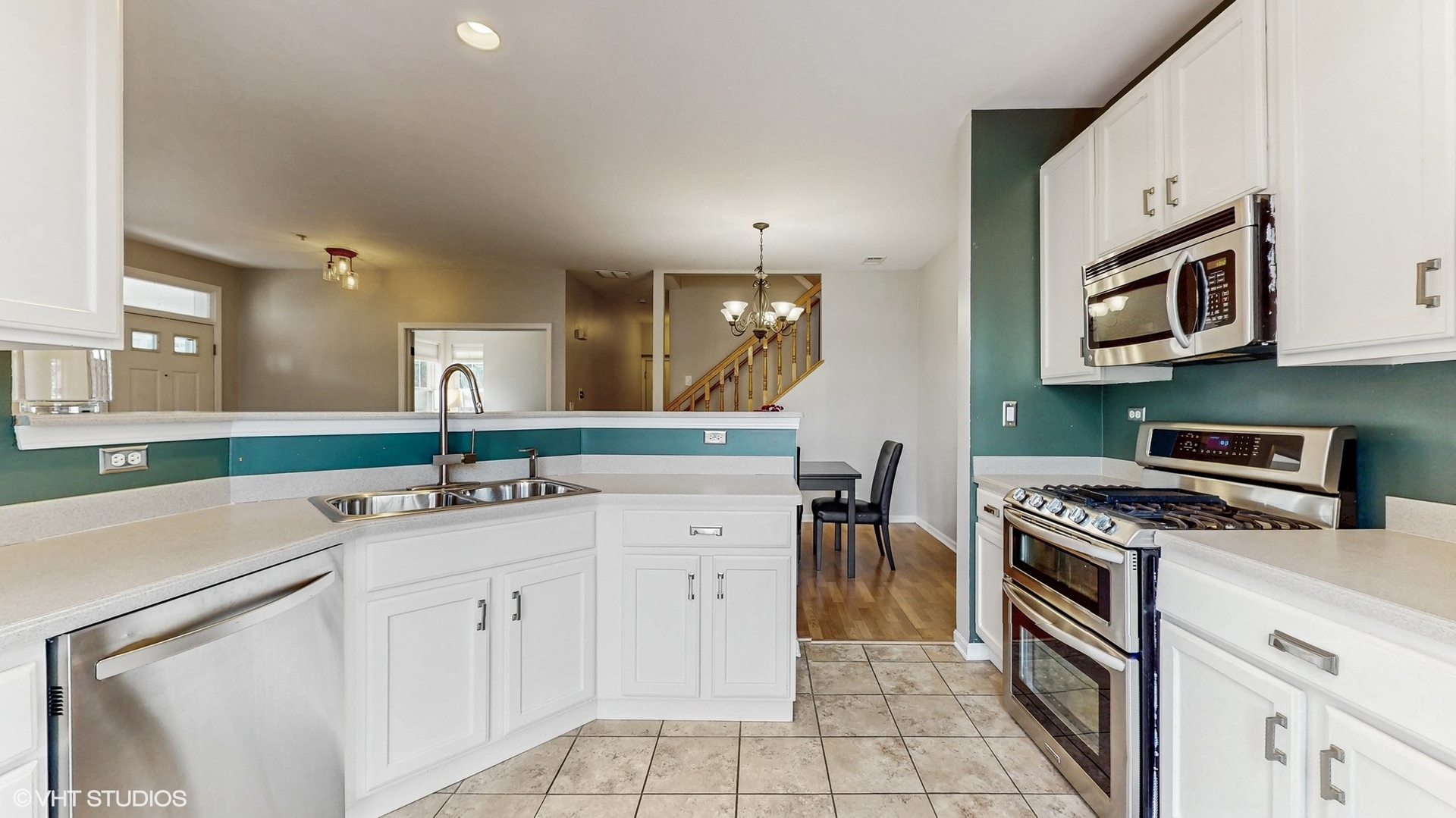 132 Tanglewood Drive, Unit 132 Glen Ellyn, IL 60137 - Photo 14 of 30