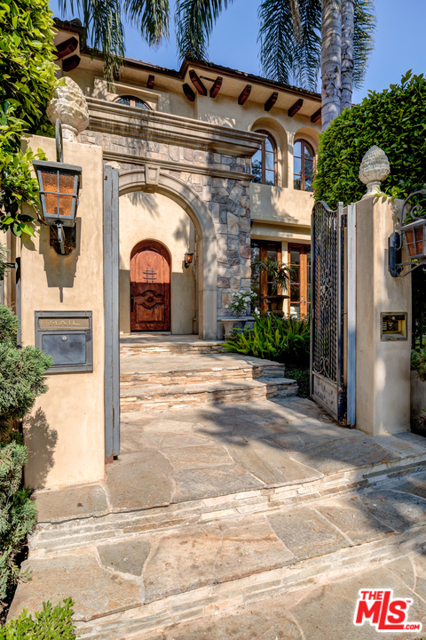 425 4th Street Santa Monica, CA 90402 - Photo 2 of 50