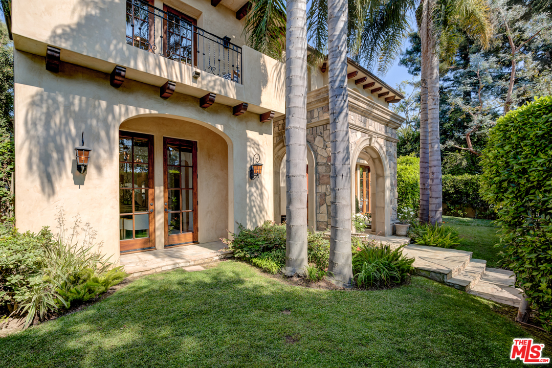 425 4th Street Santa Monica, CA 90402 - Photo 4 of 50