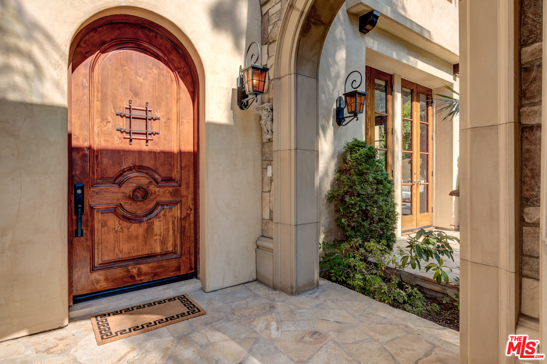 425 4th Street Santa Monica, CA 90402 - Photo 5 of 50