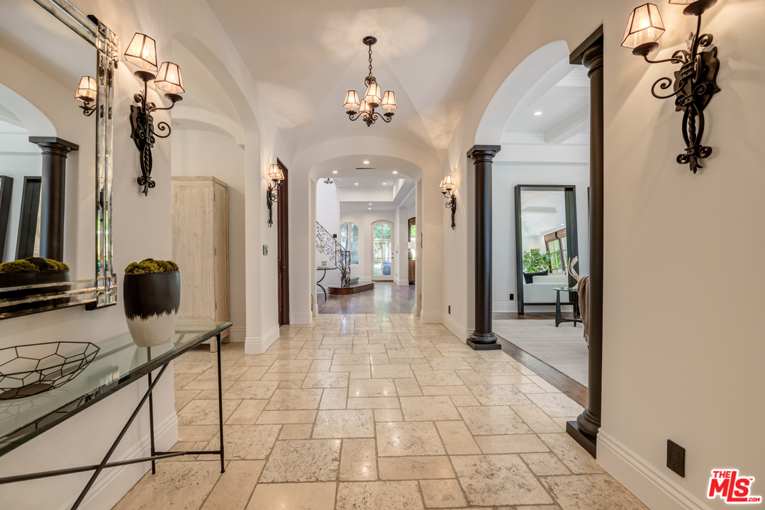 425 4th Street Santa Monica, CA 90402 - Photo 6 of 50