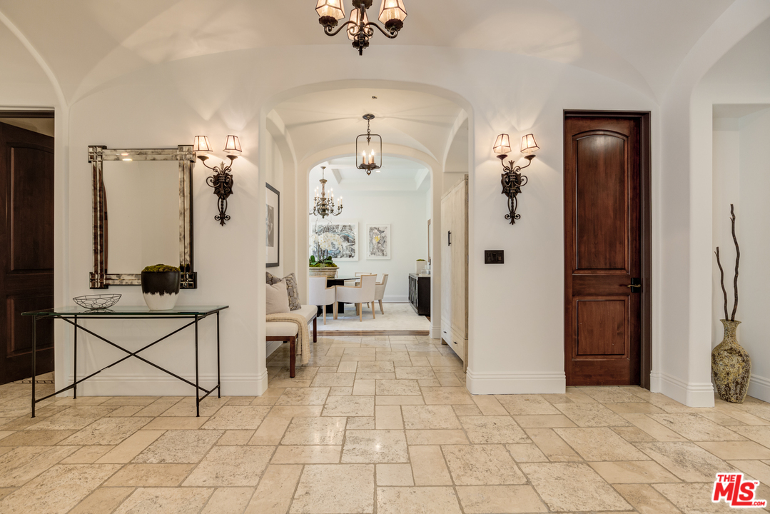 425 4th Street Santa Monica, CA 90402 - Photo 7 of 50