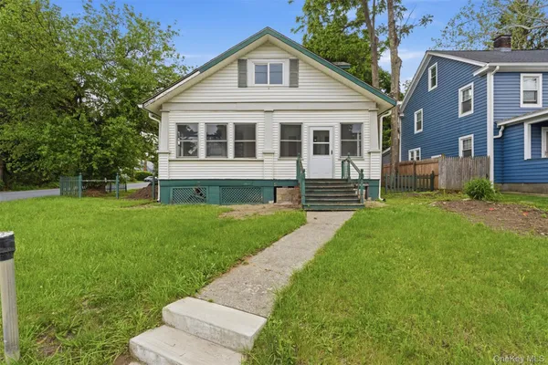 $2,000 | 115 Innis Avenue, Unit B, Poughkeepsie, NY 12601