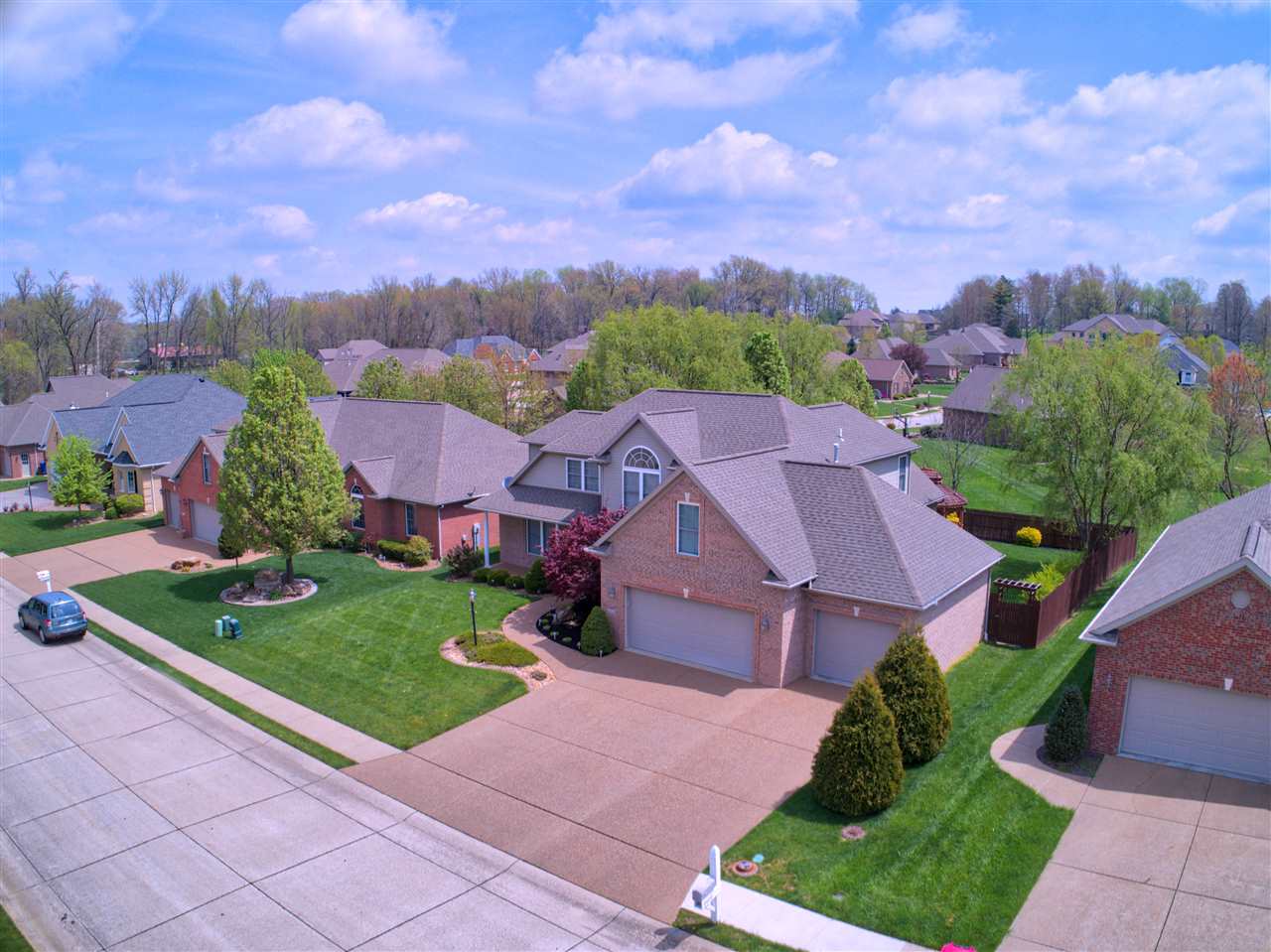 4408 Huntington Ridge Circle Newburgh, IN 47630 - Photo 2 of 36 Gallery Image 2