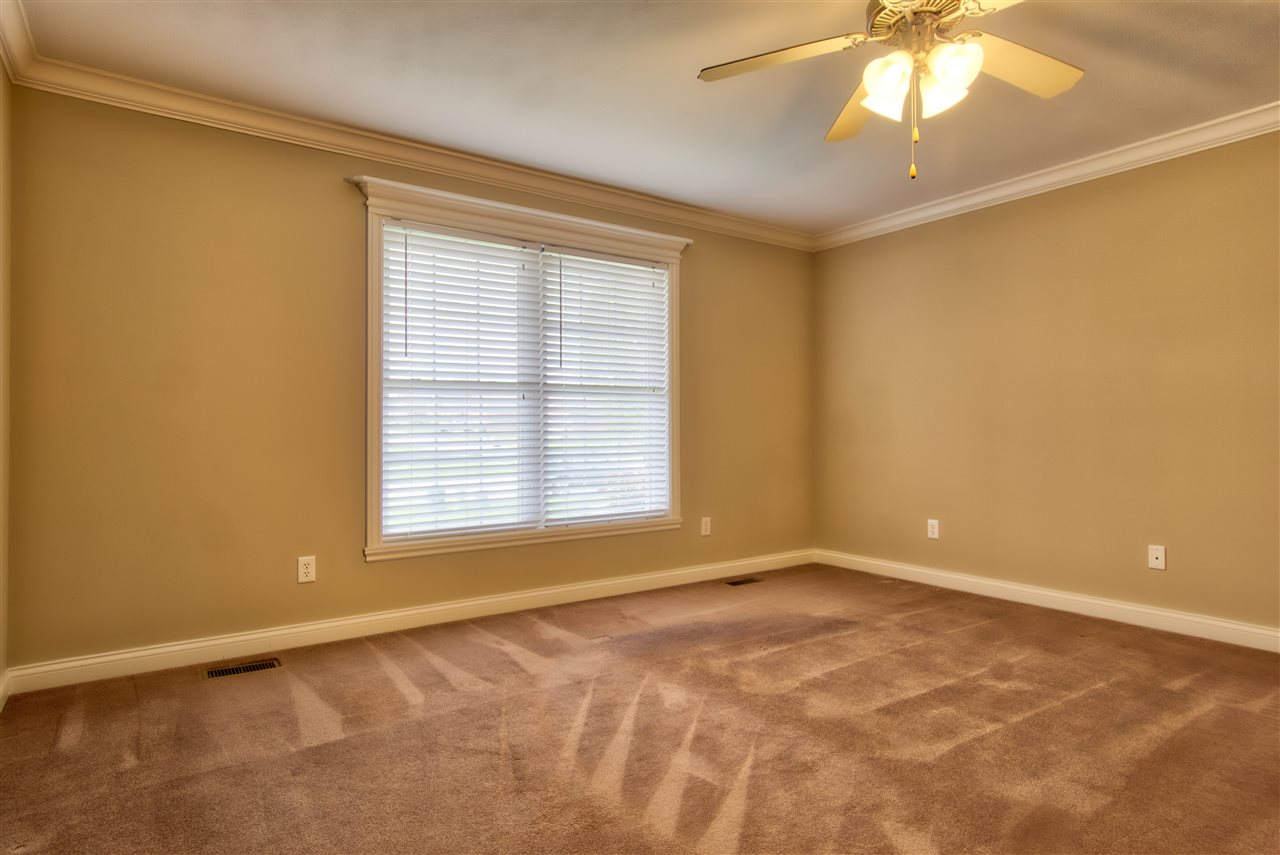 4408 Huntington Ridge Circle Newburgh, IN 47630 - Photo 14 of 36 Gallery Image 14