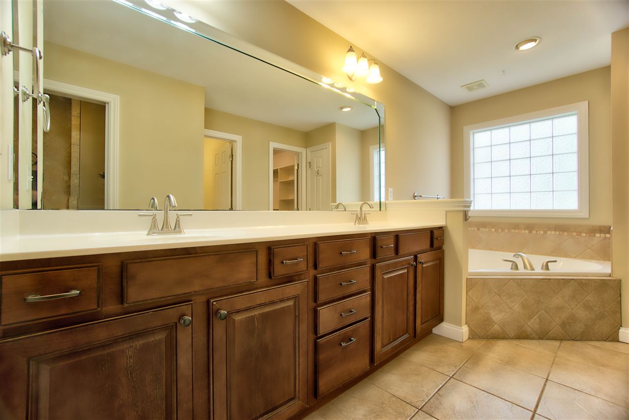 4408 Huntington Ridge Circle Newburgh, IN 47630 - Photo 16 of 36 Gallery Image 16