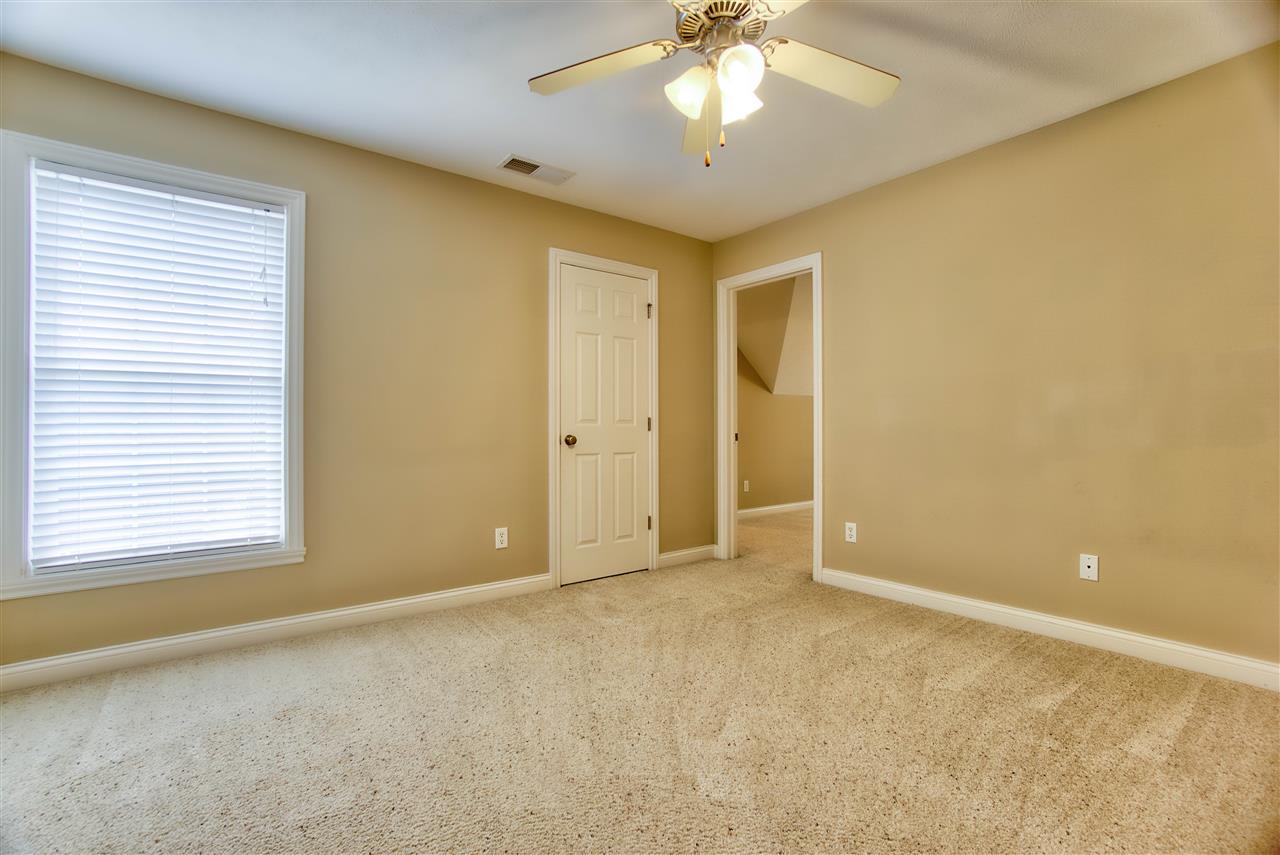 4408 Huntington Ridge Circle Newburgh, IN 47630 - Photo 30 of 36 Gallery Image 30
