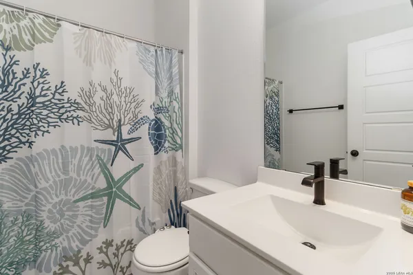 $2,500 | 3508 Silver Set, San Antonio, TX 78245