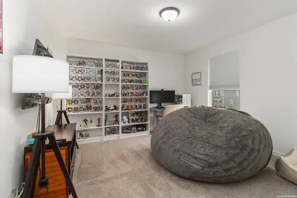 $2,500 | 3508 Silver Set, San Antonio, TX 78245