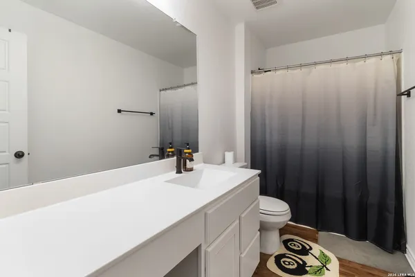 $2,500 | 3508 Silver Set, San Antonio, TX 78245