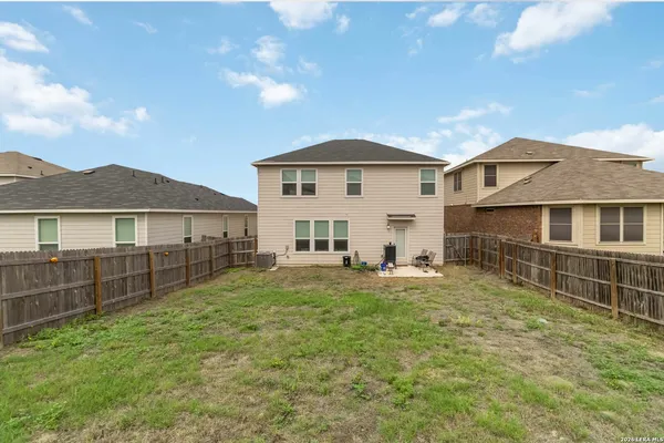 $2,500 | 3508 Silver Set, San Antonio, TX 78245