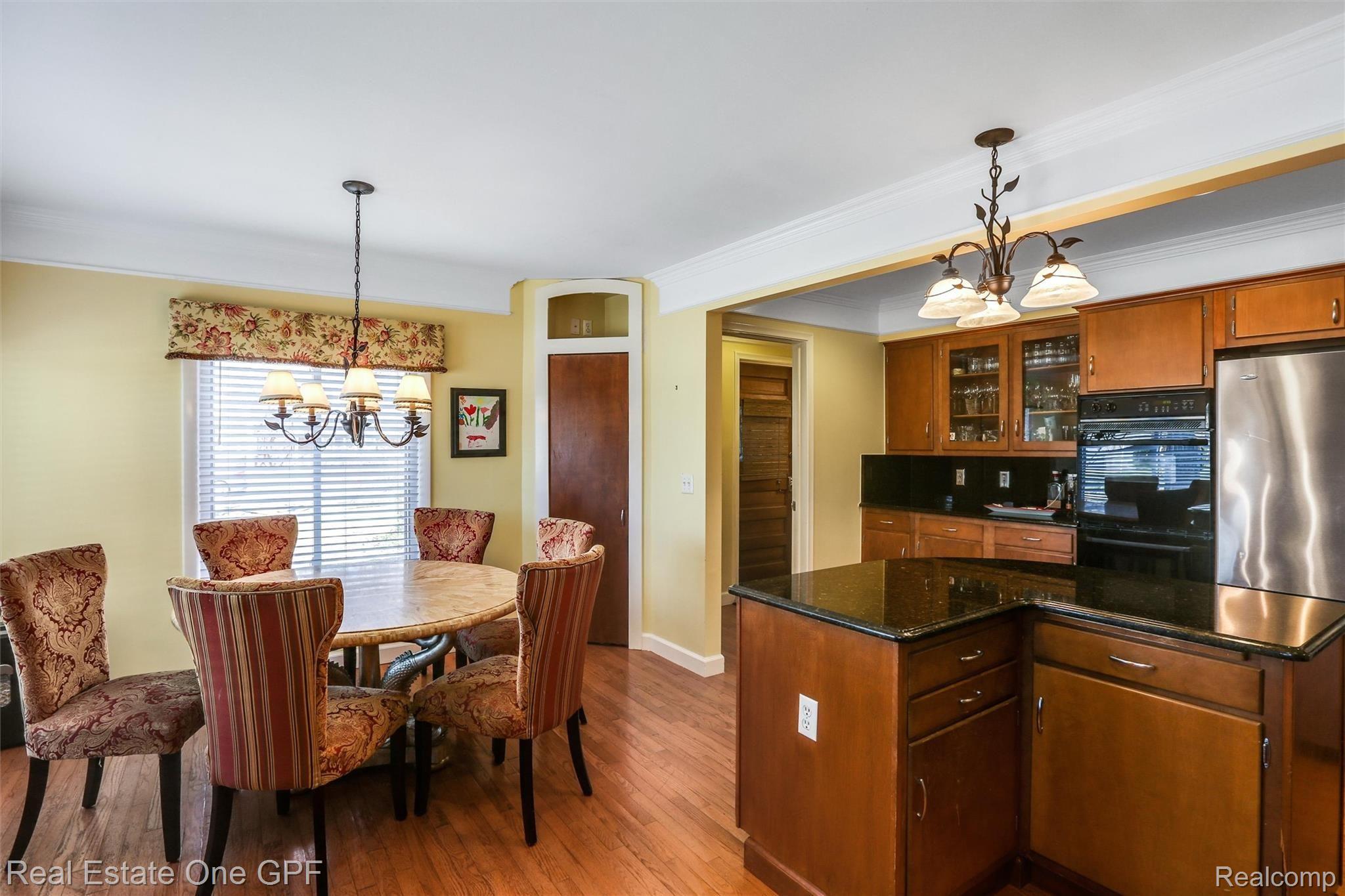 470 Cook Road Grosse Pointe, MI 48236 - Photo 10 of 47 13-470 Cook Rd0007.jpg