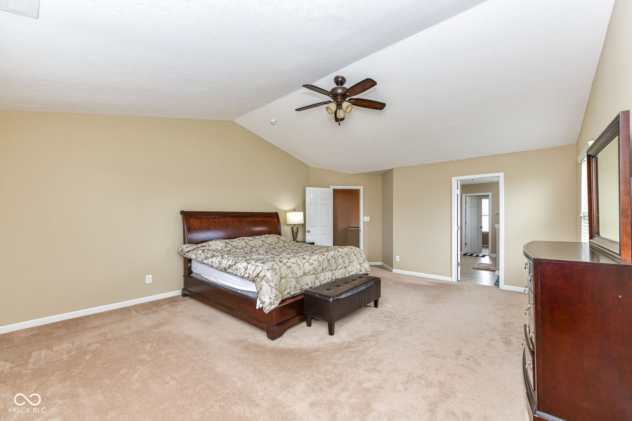 10518 Misty Cove Lane Fishers, IN 46040 - Photo 5 of 32