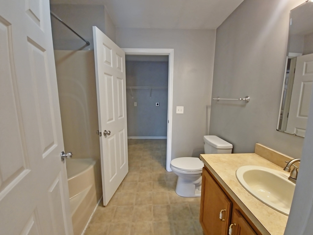 28 Brooks Street Worcester, MA 01606 - Photo 8 of 12