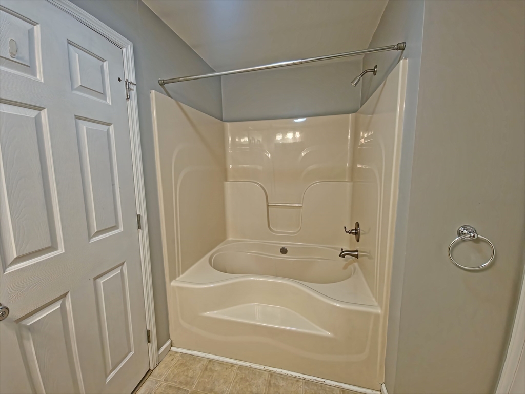 28 Brooks Street Worcester, MA 01606 - Photo 9 of 12